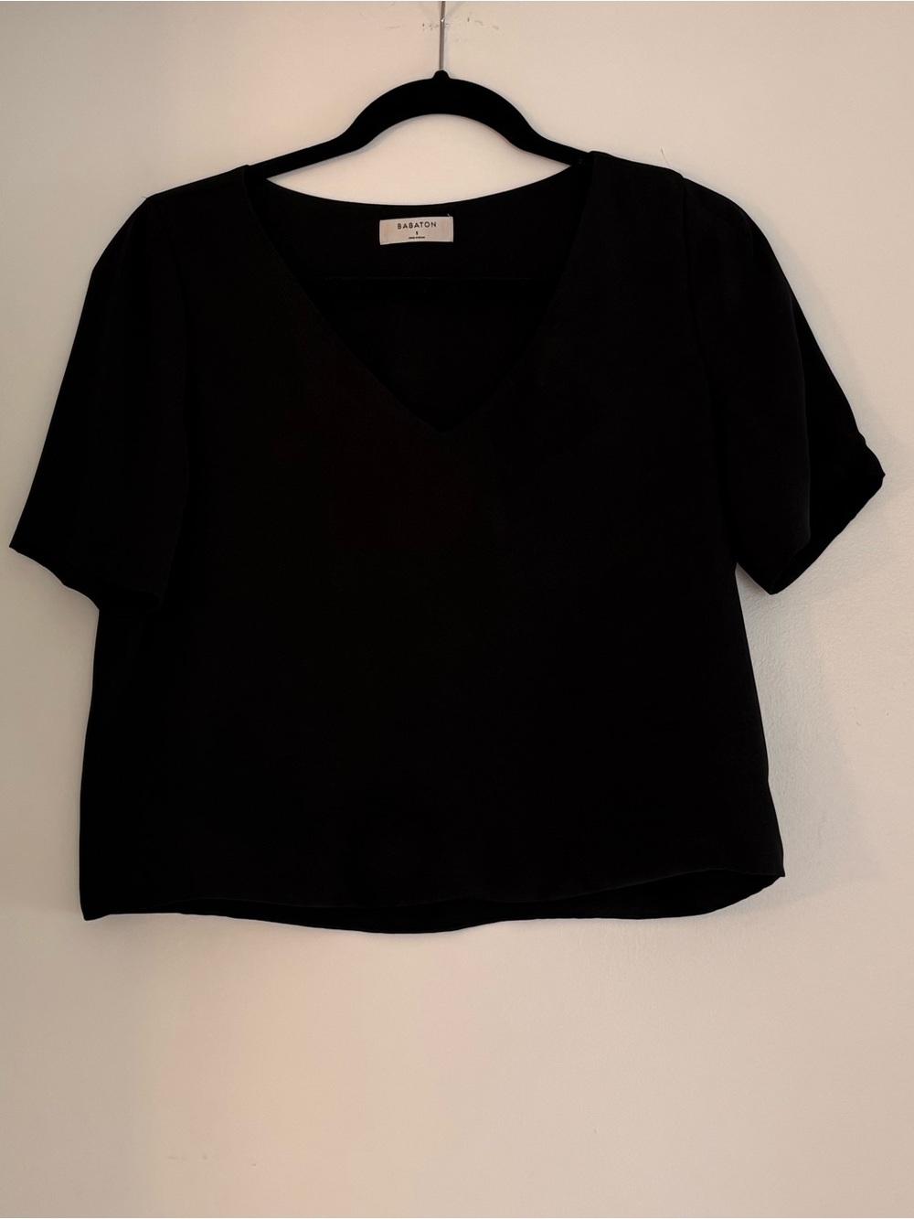 Babaton Black V-Neck Short Sleeve Top